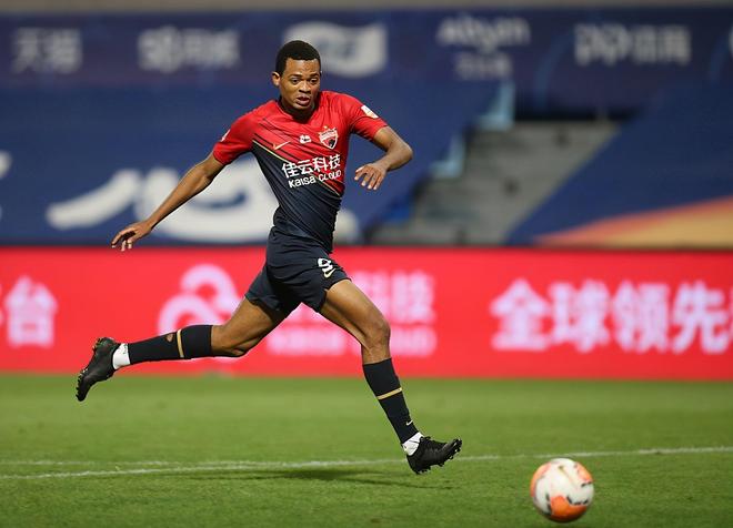 kaiyun-福建黑龙江佳兆业防守坚毅，成功击败对手(曾建祥挂职原因)