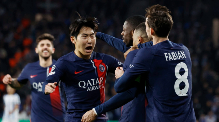 包含巴黎圣日耳曼再次势不可挡，客场大胜稳居榜首的词条